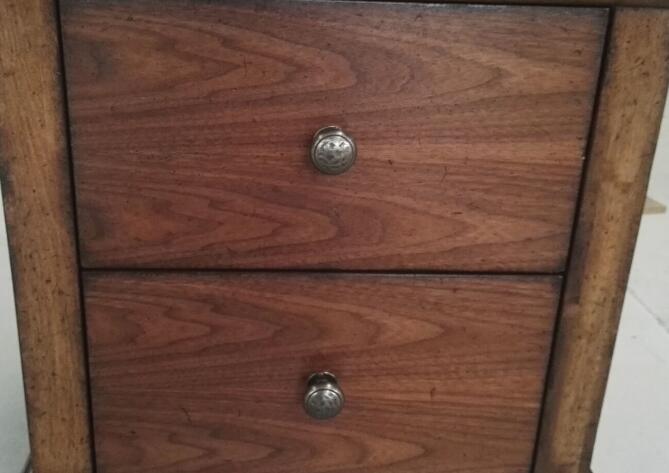 3 comodini dell'hotel del cassetto per la mobilia della camera da letto, impiallacciatura della noce 1