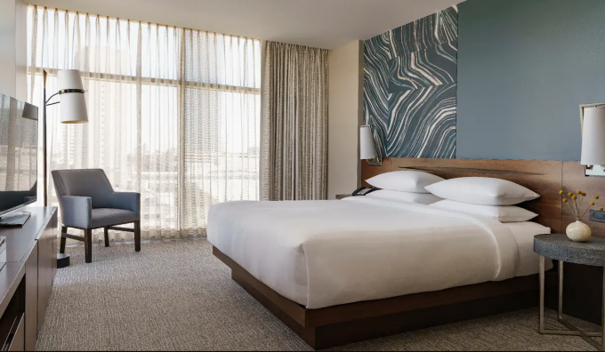 Set camera da letto per hotel Mobili in legno usati mobili per hotel di lusso in vendita 1