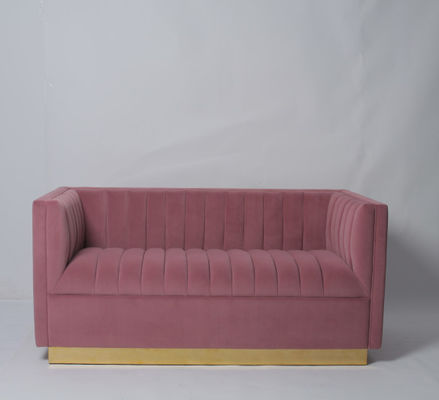 comprare Adatti Sofa With Metal Base trapuntato velluto rosa fumoso fabbricazione online