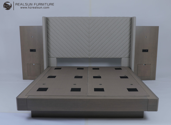 Buon prezzo La mobilia moderna della camera da letto dell'hotel di re Bed With Headboard mette in linea