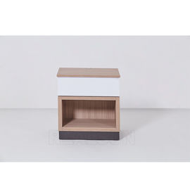 Buon prezzo Comodini di legno pratici semplici dell'hotel con un supporto di notte del letto di regina del cassetto in linea