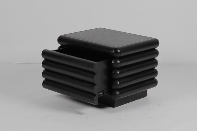 Comodino nero per il comodino della camera da letto con il cassetto 1